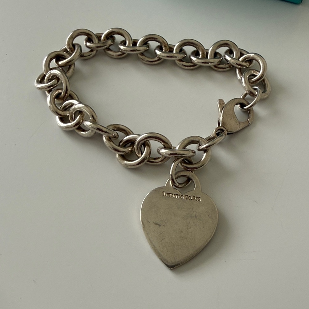 Tiffany & Co. Sterling Silver 925 Bracelet with Heart Charm - Vintage - Picture 5 of 11